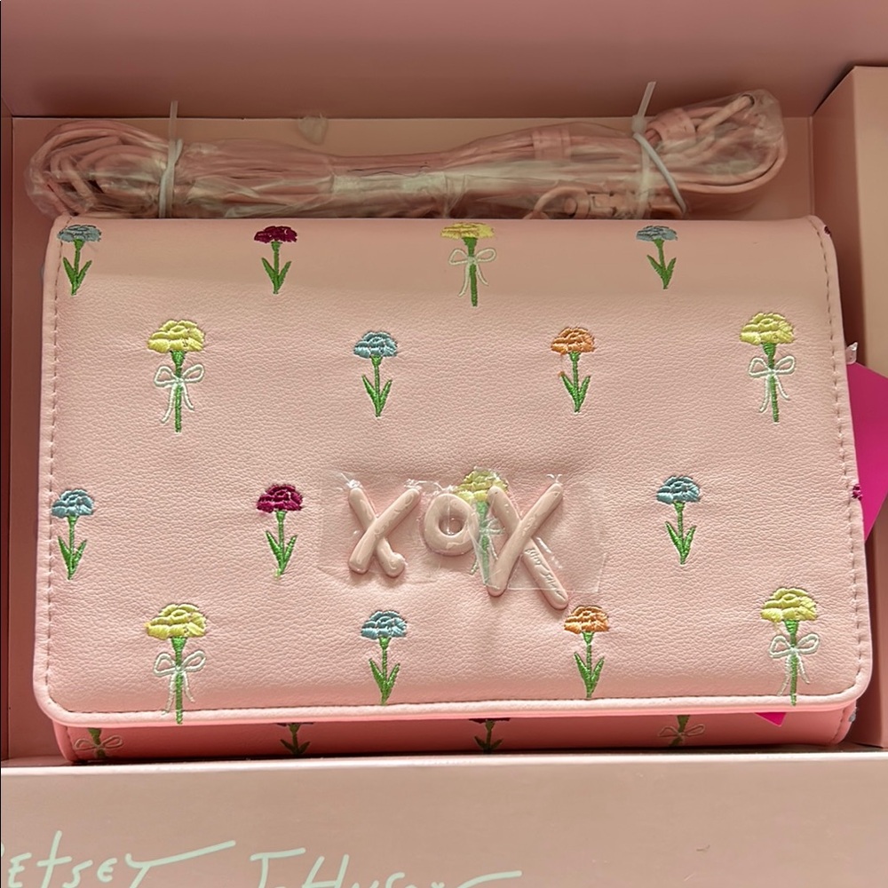 Betsey Johnson 3pc Gift Set - Picture 2 of 12